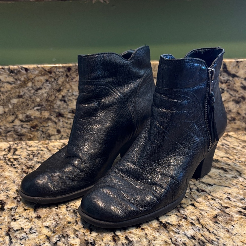 Aerosoles Acrobat Black Leather Ankle Booties